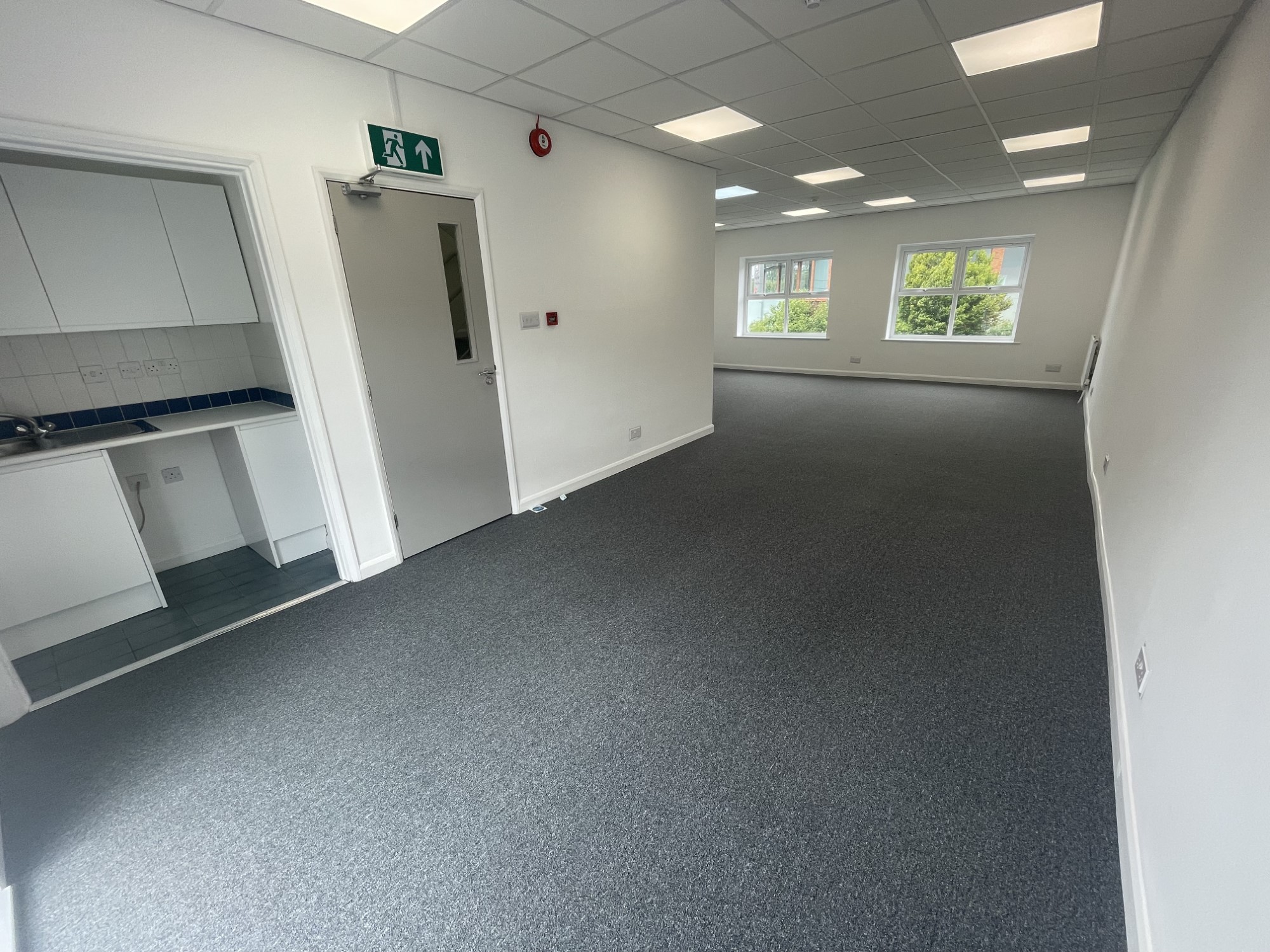 Office in Camberley - photo 3