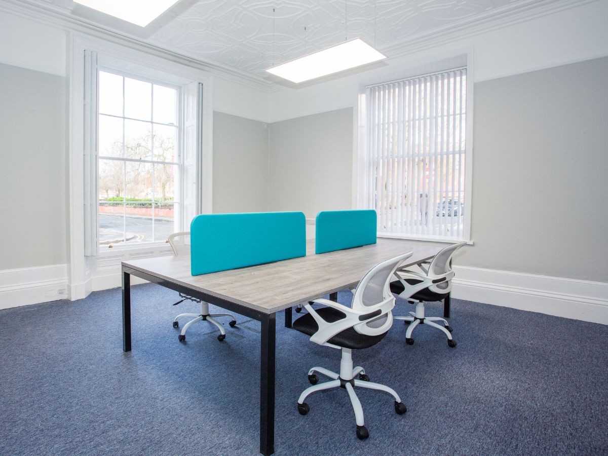 Office in Warrington - photo 2