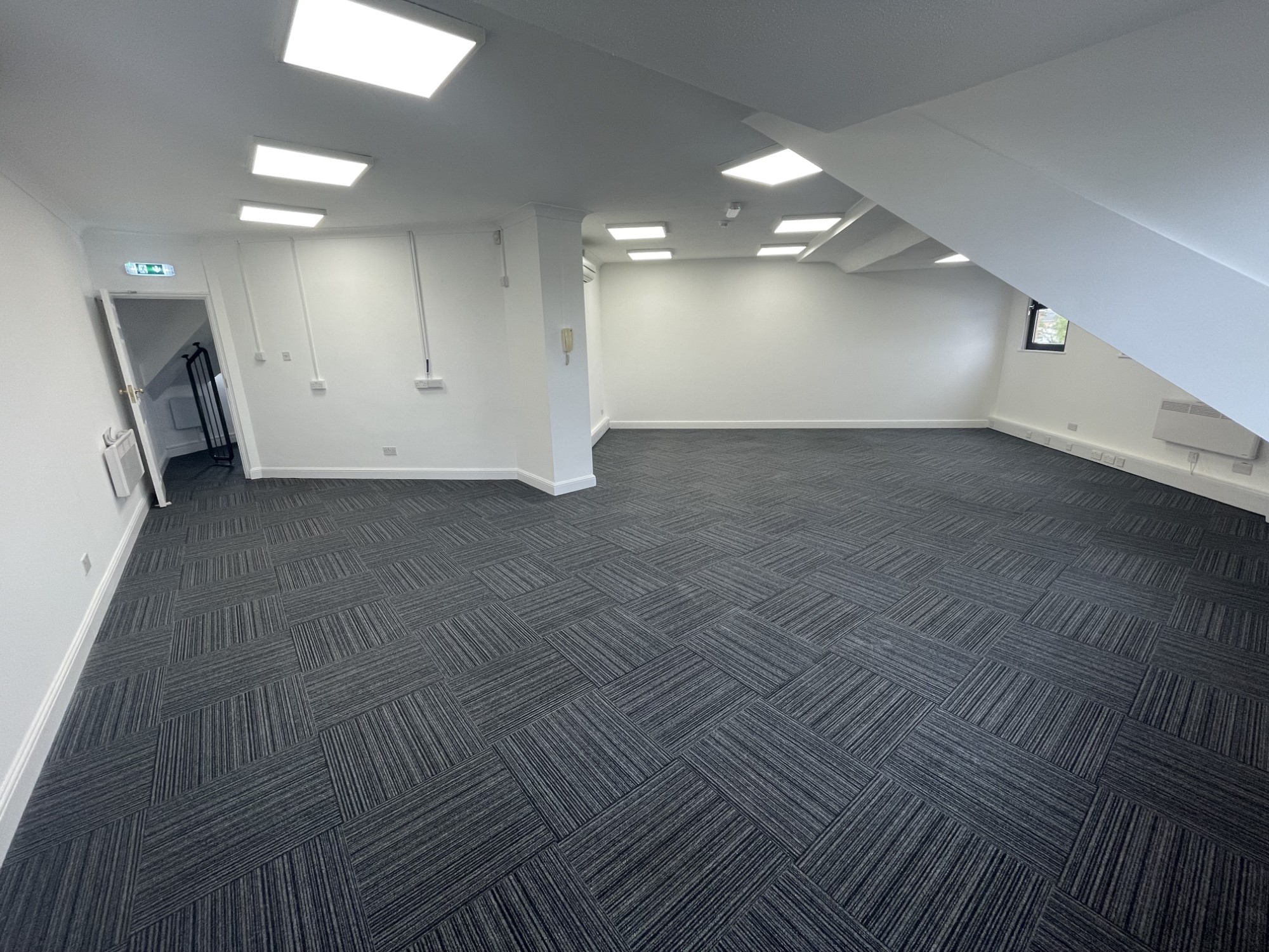 Office in Camberley - photo 2