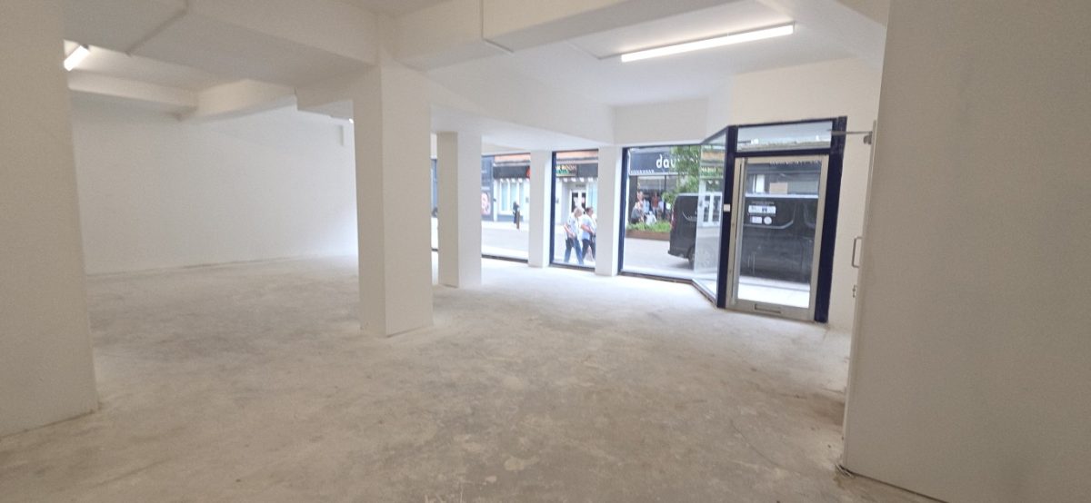 Retail/Shop in Burton on Trent - photo 2