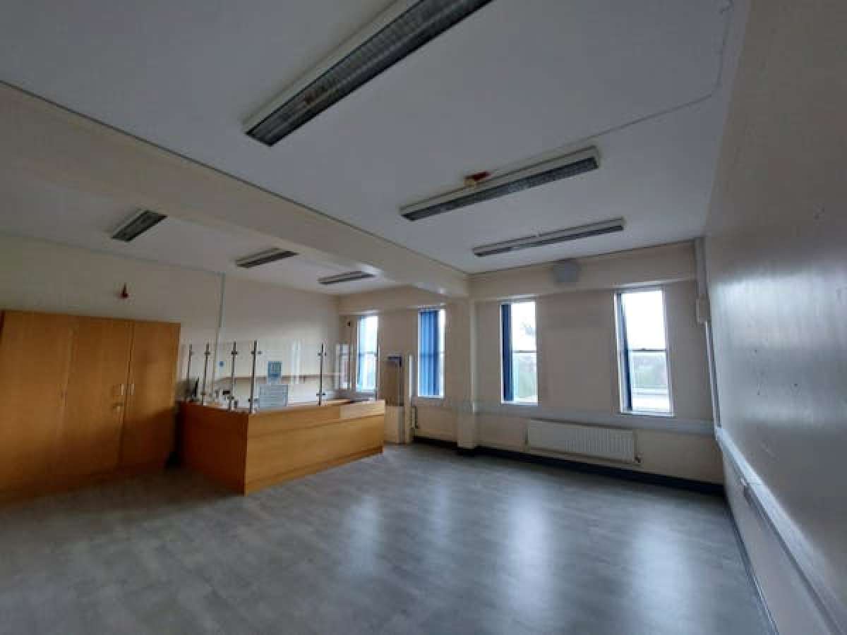 Accommodation in central Worksop, suitable for a variety of uses in Worksop