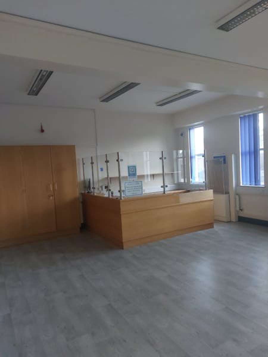 Accommodation in central Worksop, suitable for a variety of uses in Worksop - photo 3