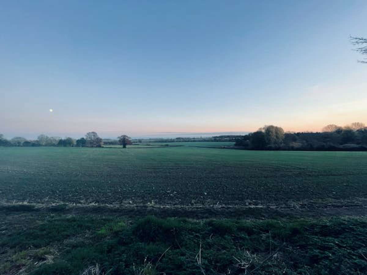 A charming stone built detached property for sale and to let in Bedford - photo 4