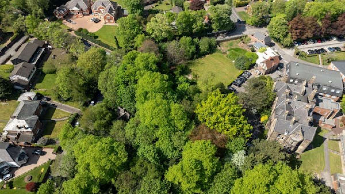 A prime infill development opportunity located within the private estate of Sandfield Park. in Liverpool - photo 2