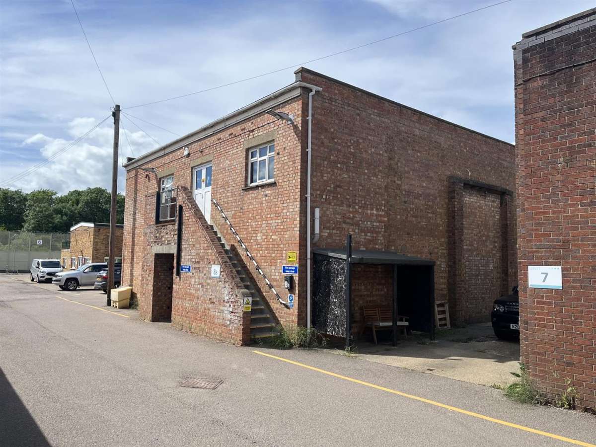 Commercial Property in Oakham