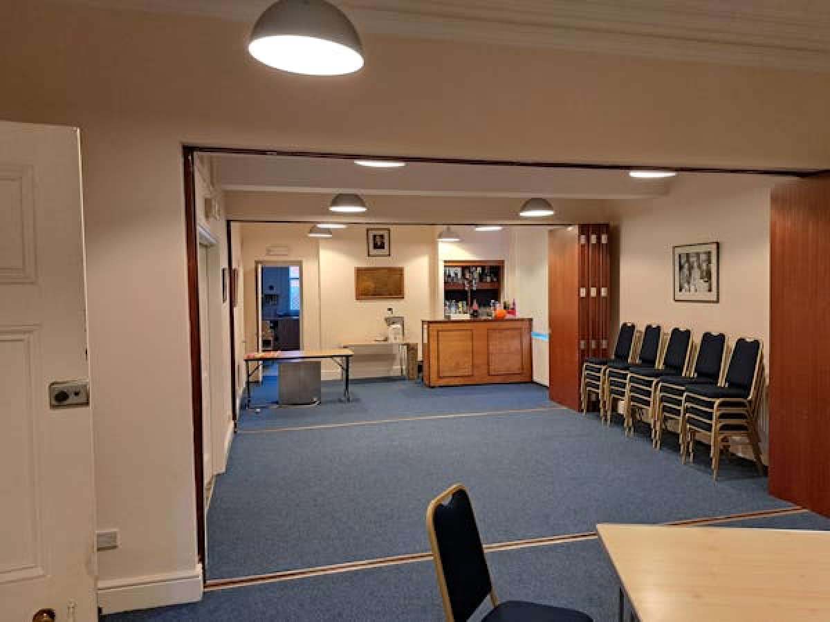 Commercial property for sale in Burton-on-Trent - photo 2