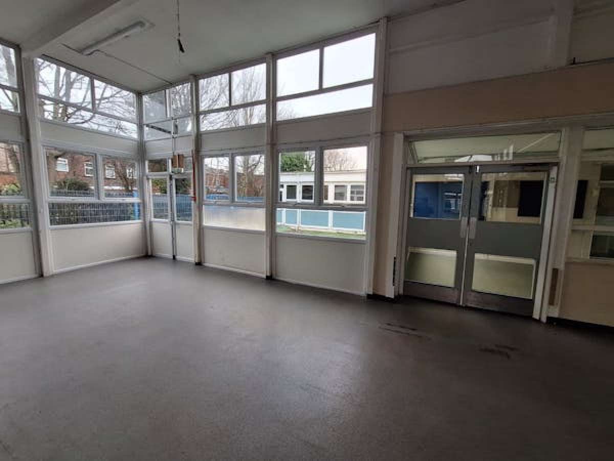 Former Day Nursery To Let, Wigan in Wigan - photo 4