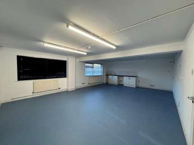 Industrial Unit in Hungerford - photo 4