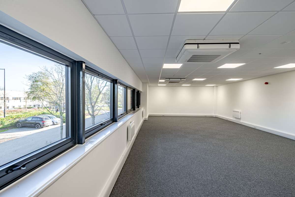 Industrial Unit in Milton Keynes - photo 3