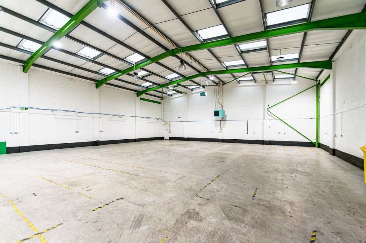 Industrial Unit in Poole - photo 3
