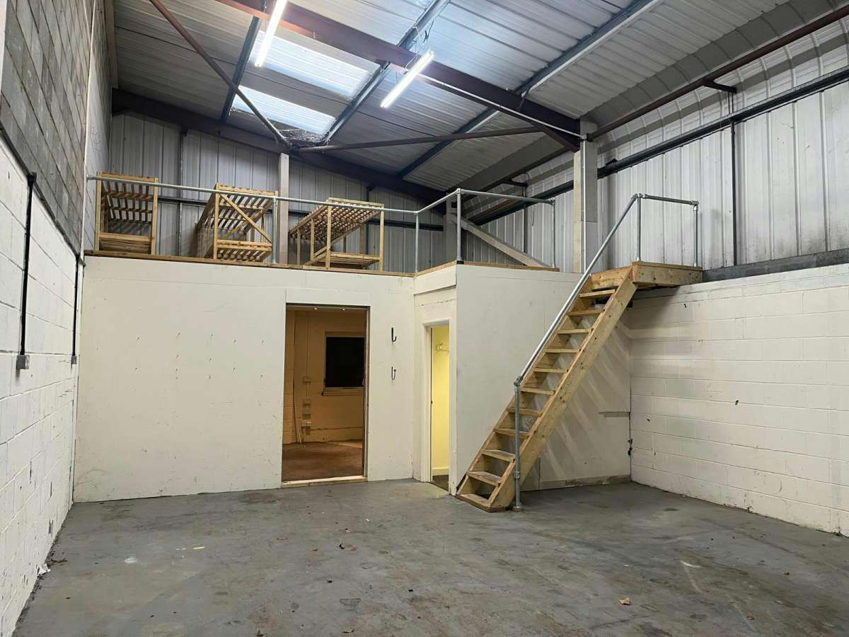 Industrial Unit in Maidstone - photo 4
