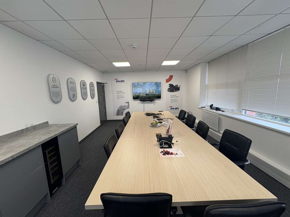 Industrial Unit in Oldbury - photo 4