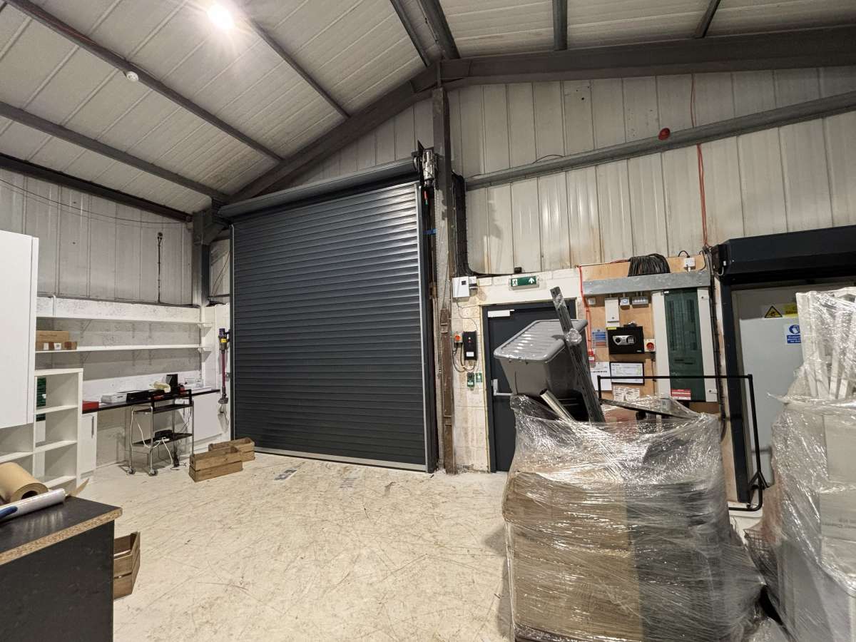 Industrial Unit in Blackhouse Industrial Estate - photo 3