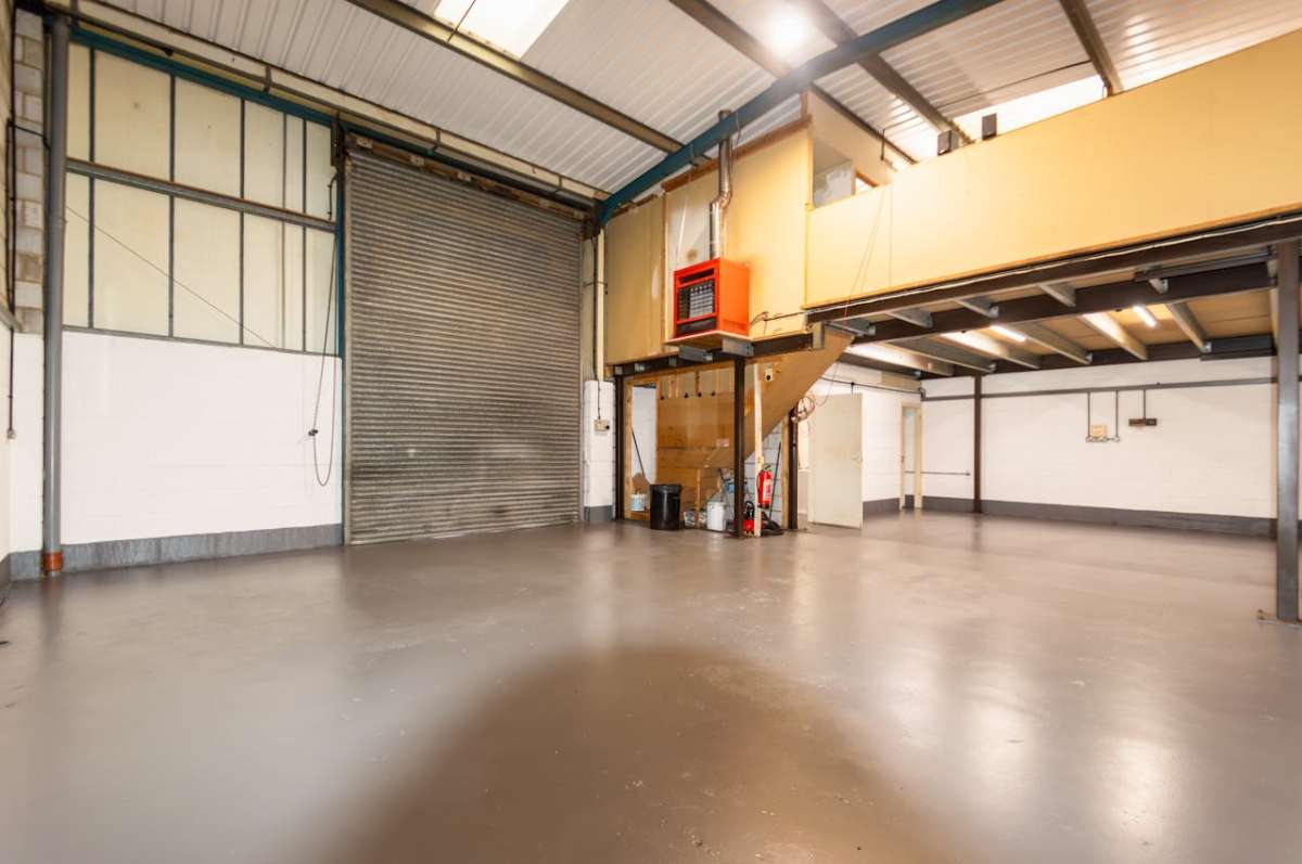 Industrial Unit in Verwood - photo 2