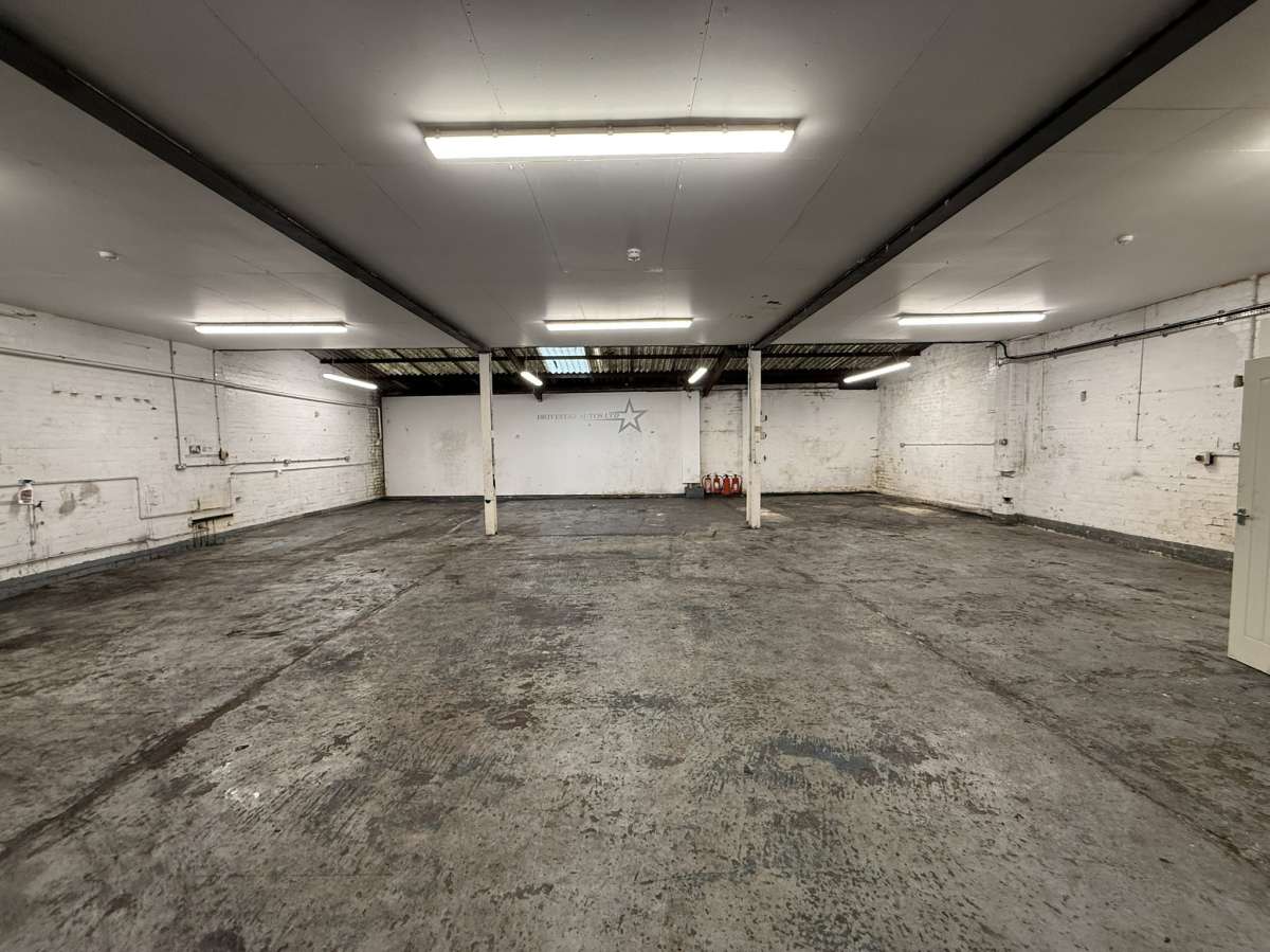 Industrial Unit in Hinckley - photo 4