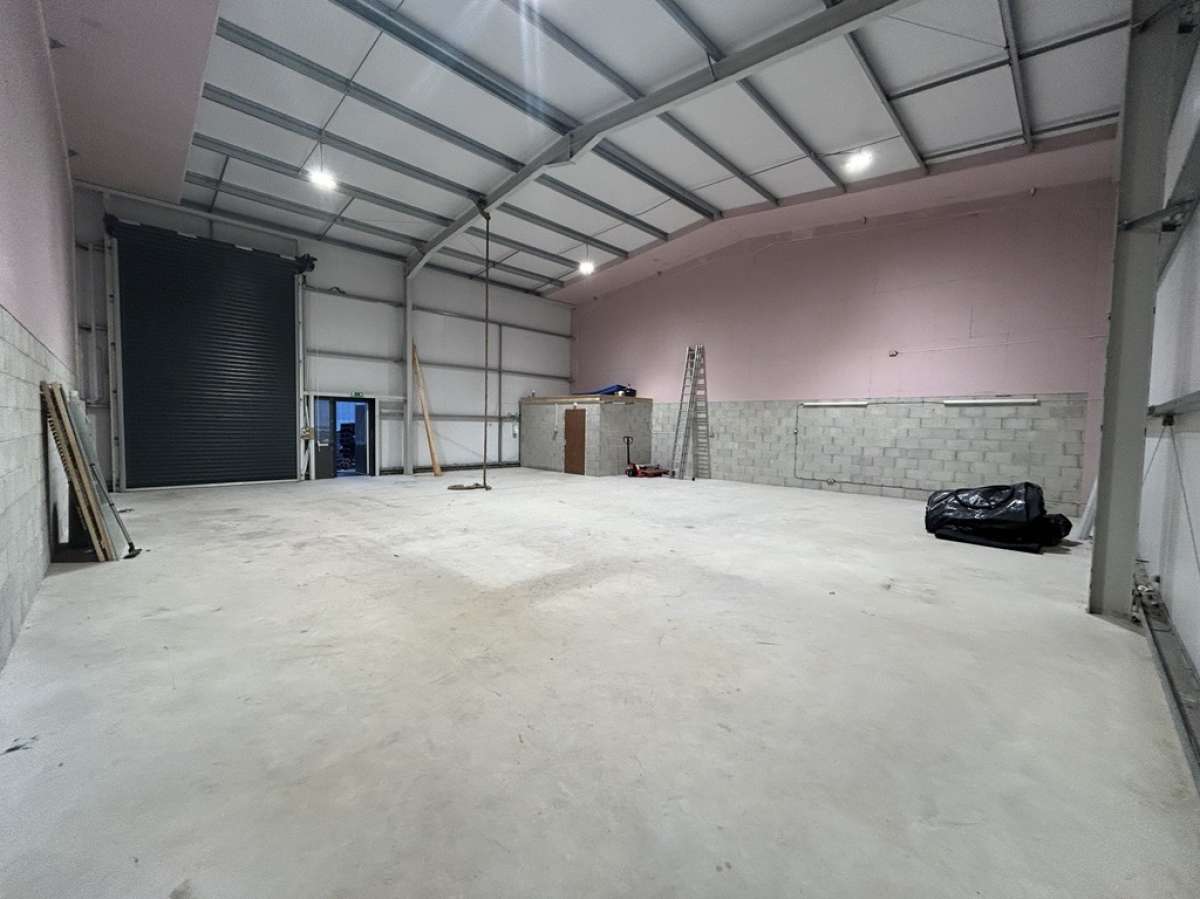 Industrial Unit in Torpoint - photo 3