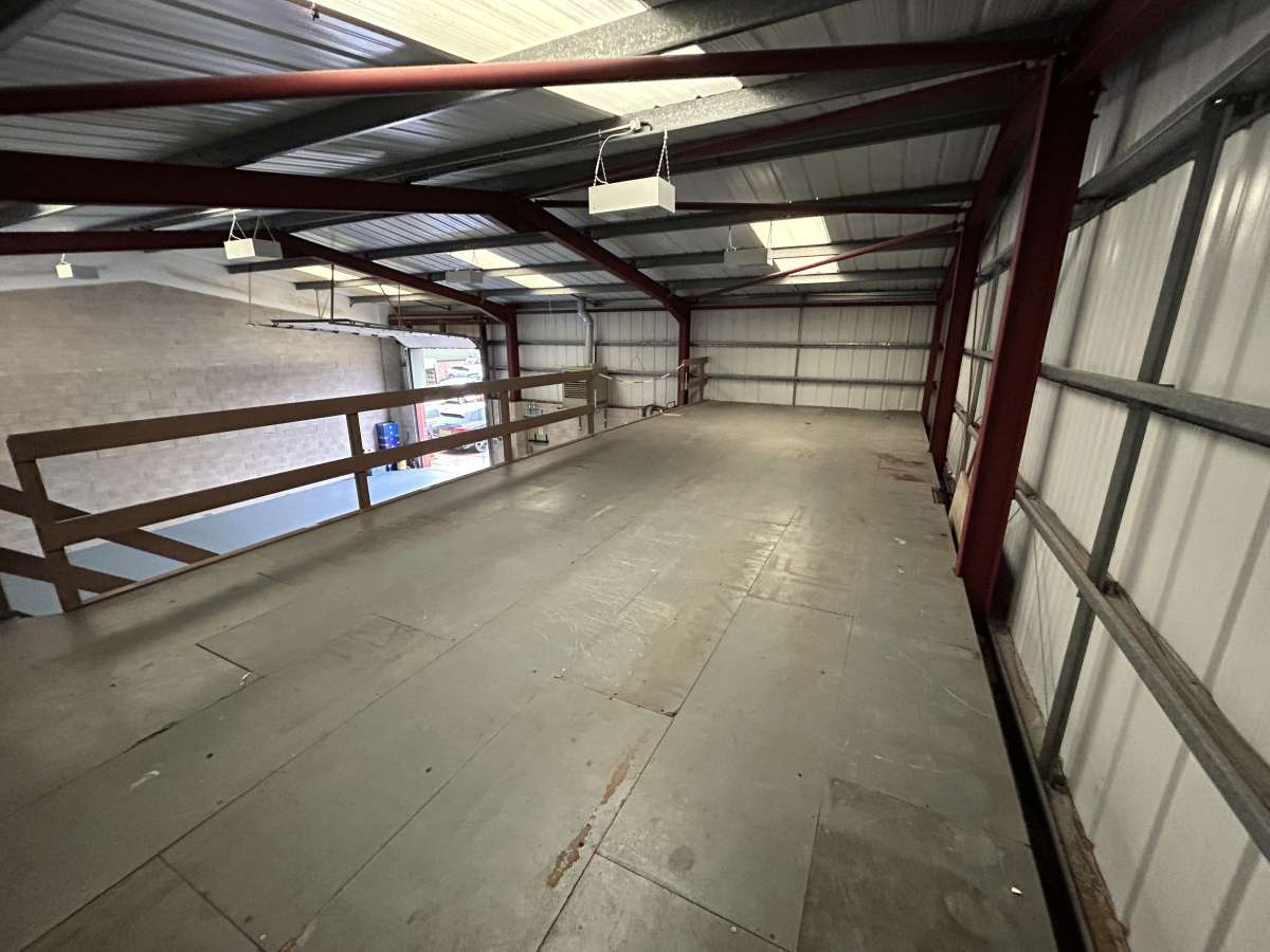 Industrial Unit in Newstead Village - photo 3