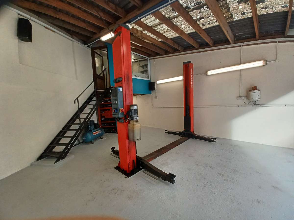 Industrial Unit in Plymouth - photo 4