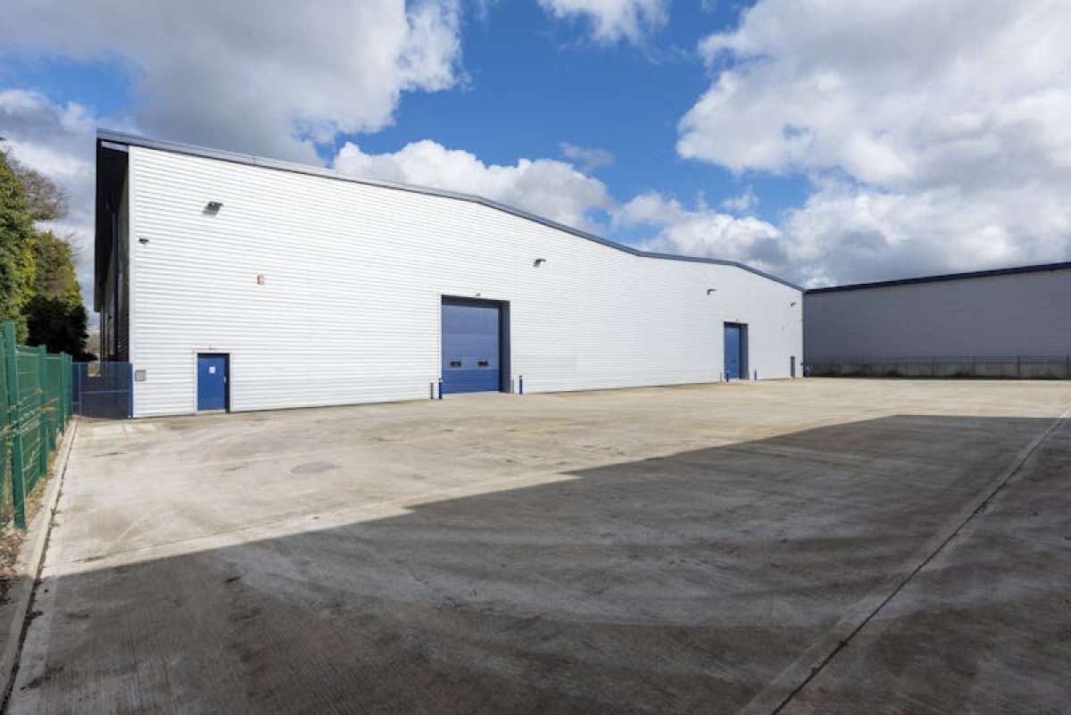 Industrial Unit in Guildford - photo 4