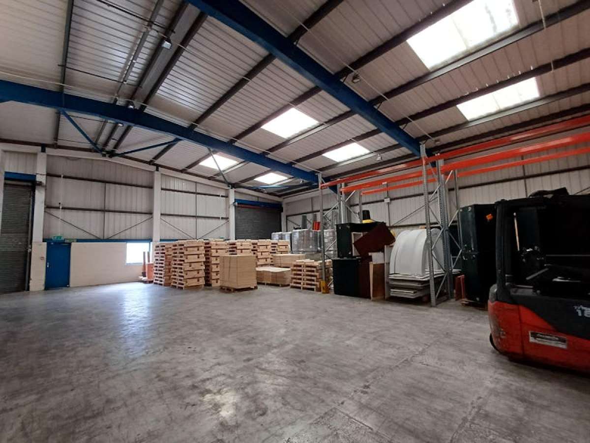 Industrial Unit in Bognor Regis - photo 4