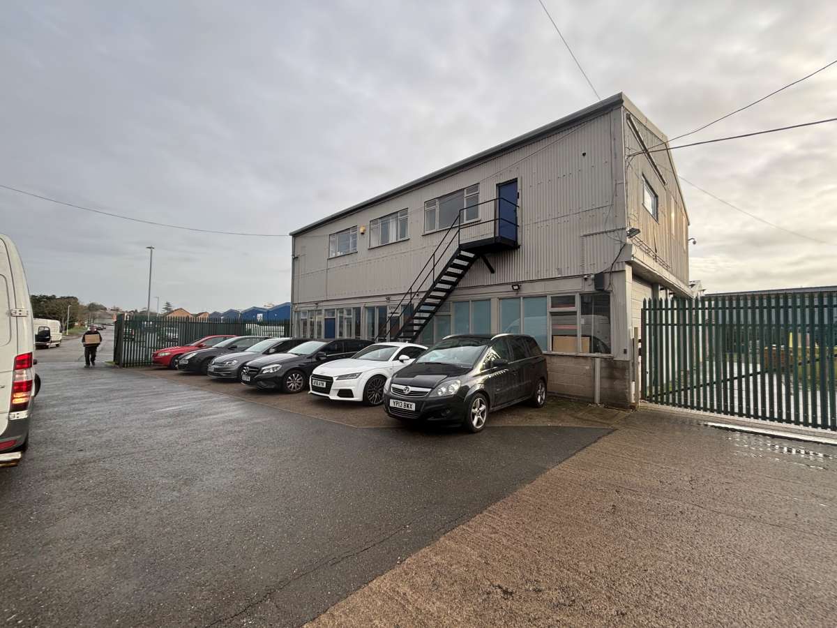 Industrial Unit in Leicester - photo 3