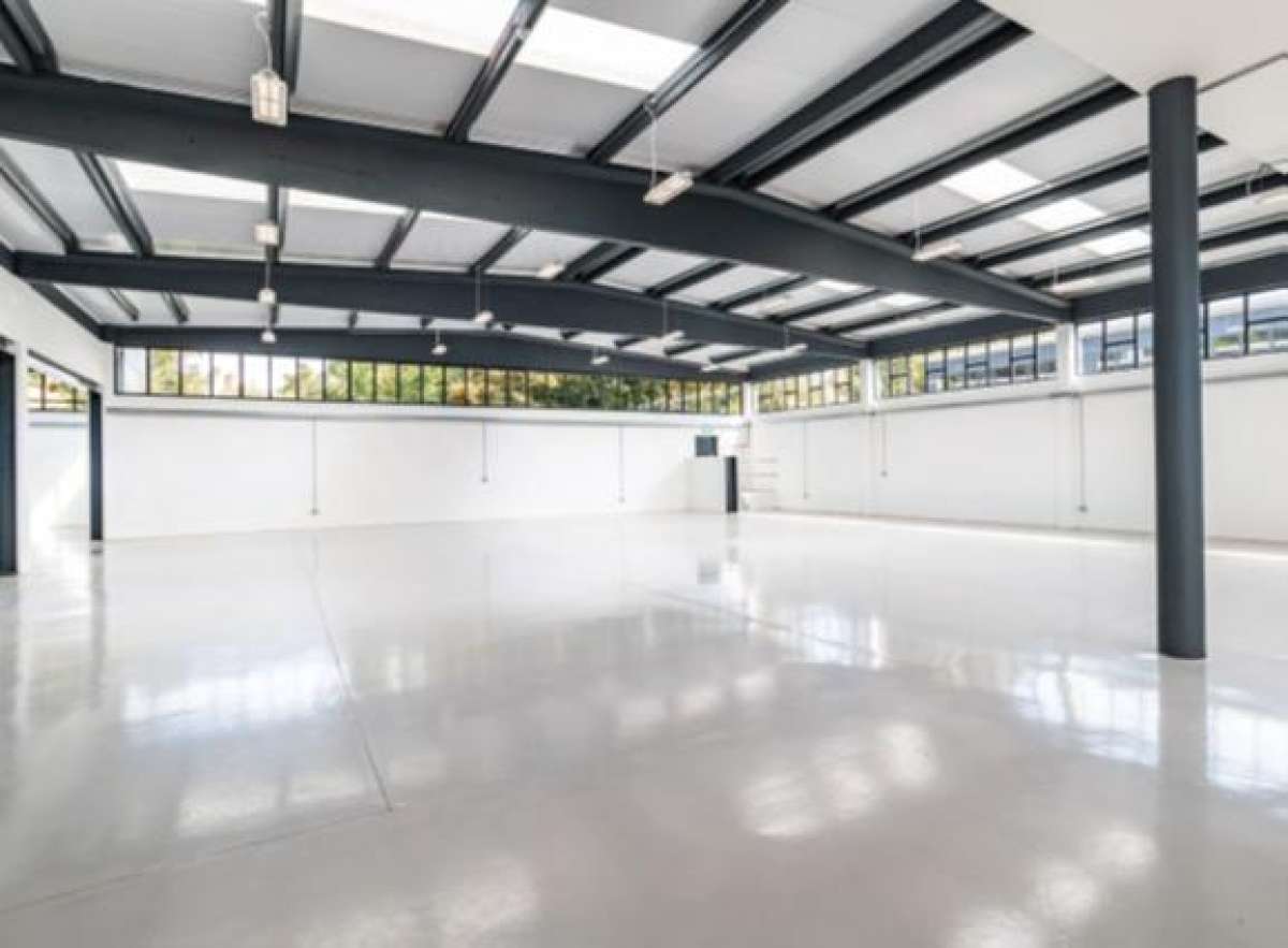 Industrial Unit in Biggleswade - photo 2