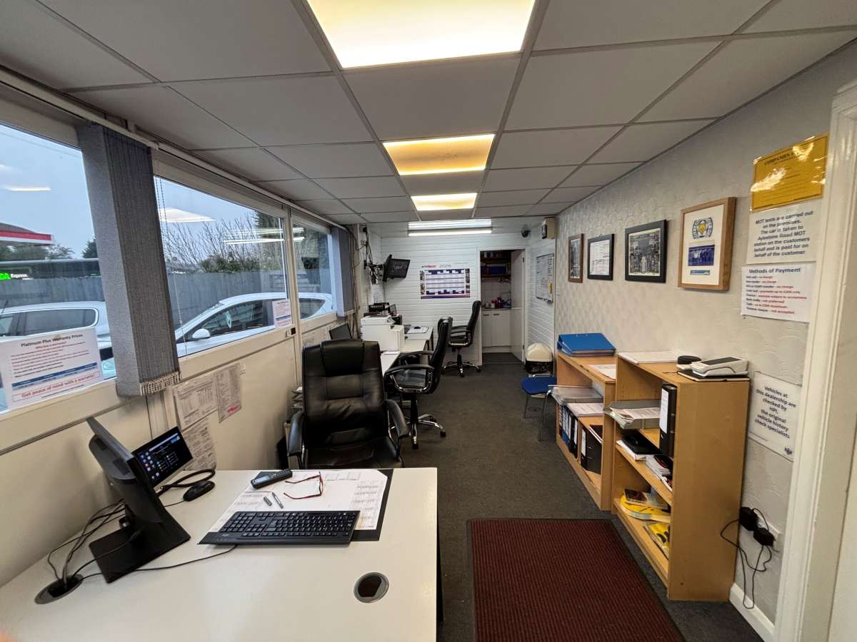 Industrial Unit in Leicester - photo 2