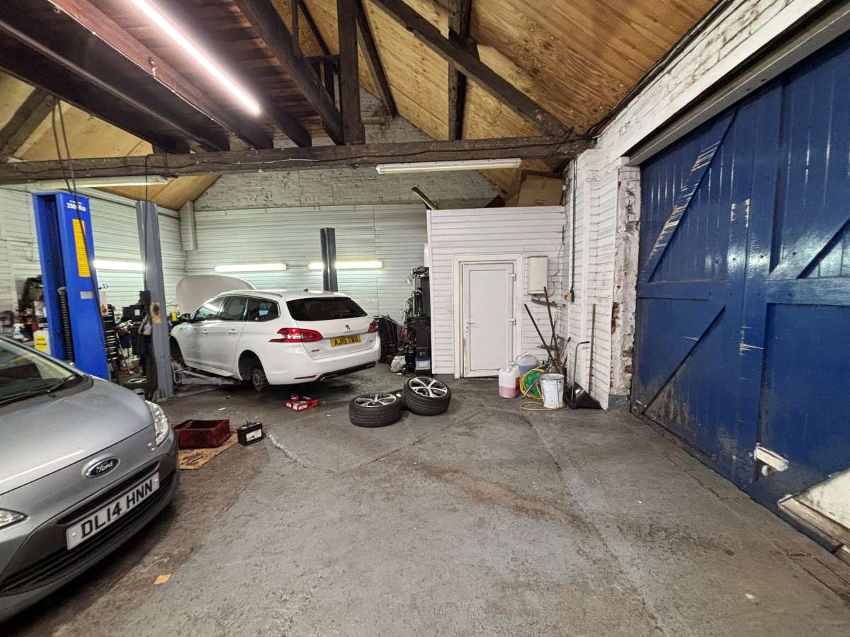 Industrial Unit in Leicester - photo 3