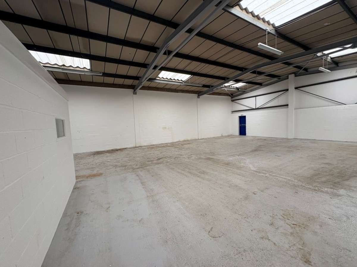 Industrial Unit in Brierley Hill - photo 2