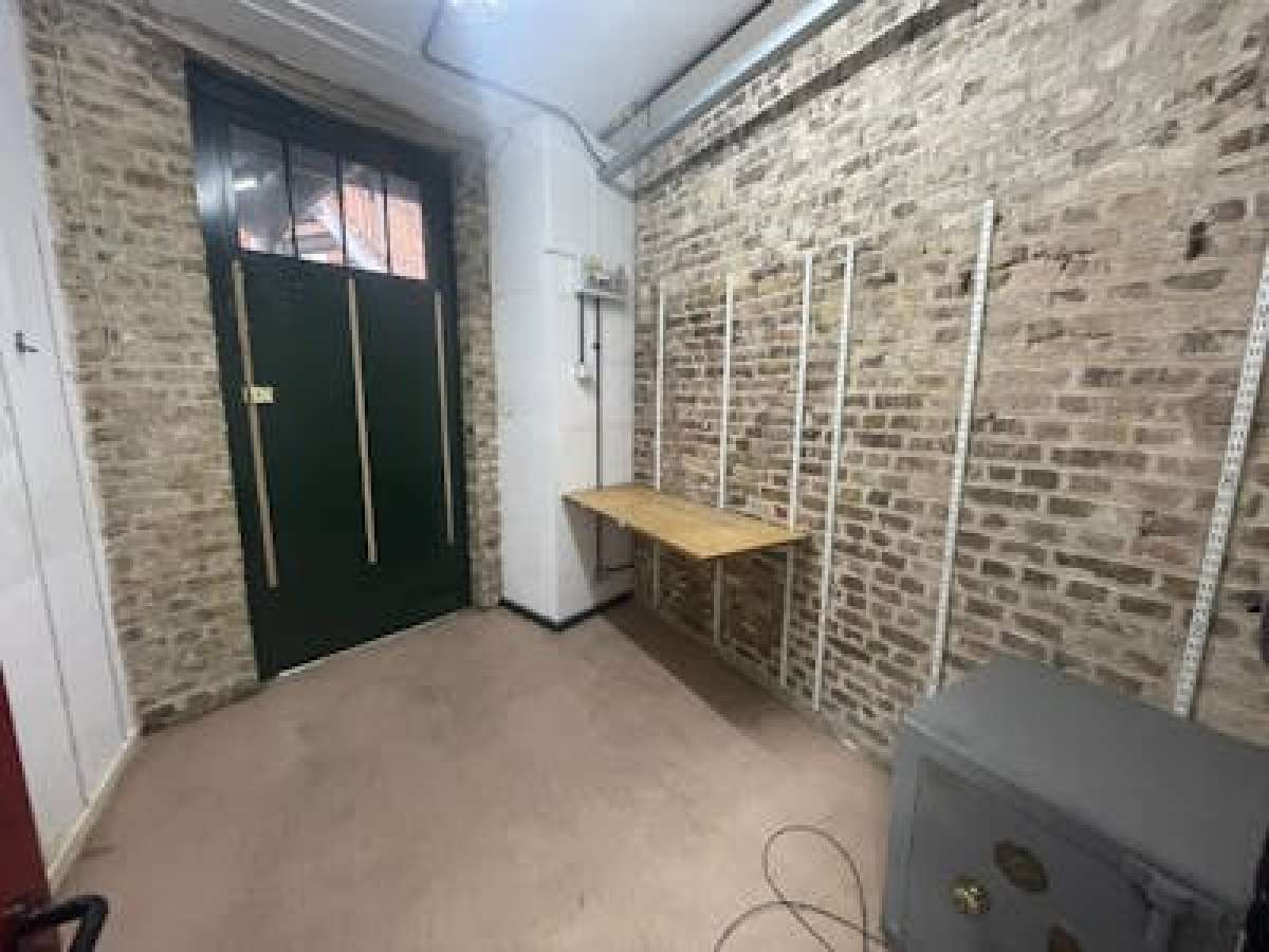 Industrial Unit in London - photo 3