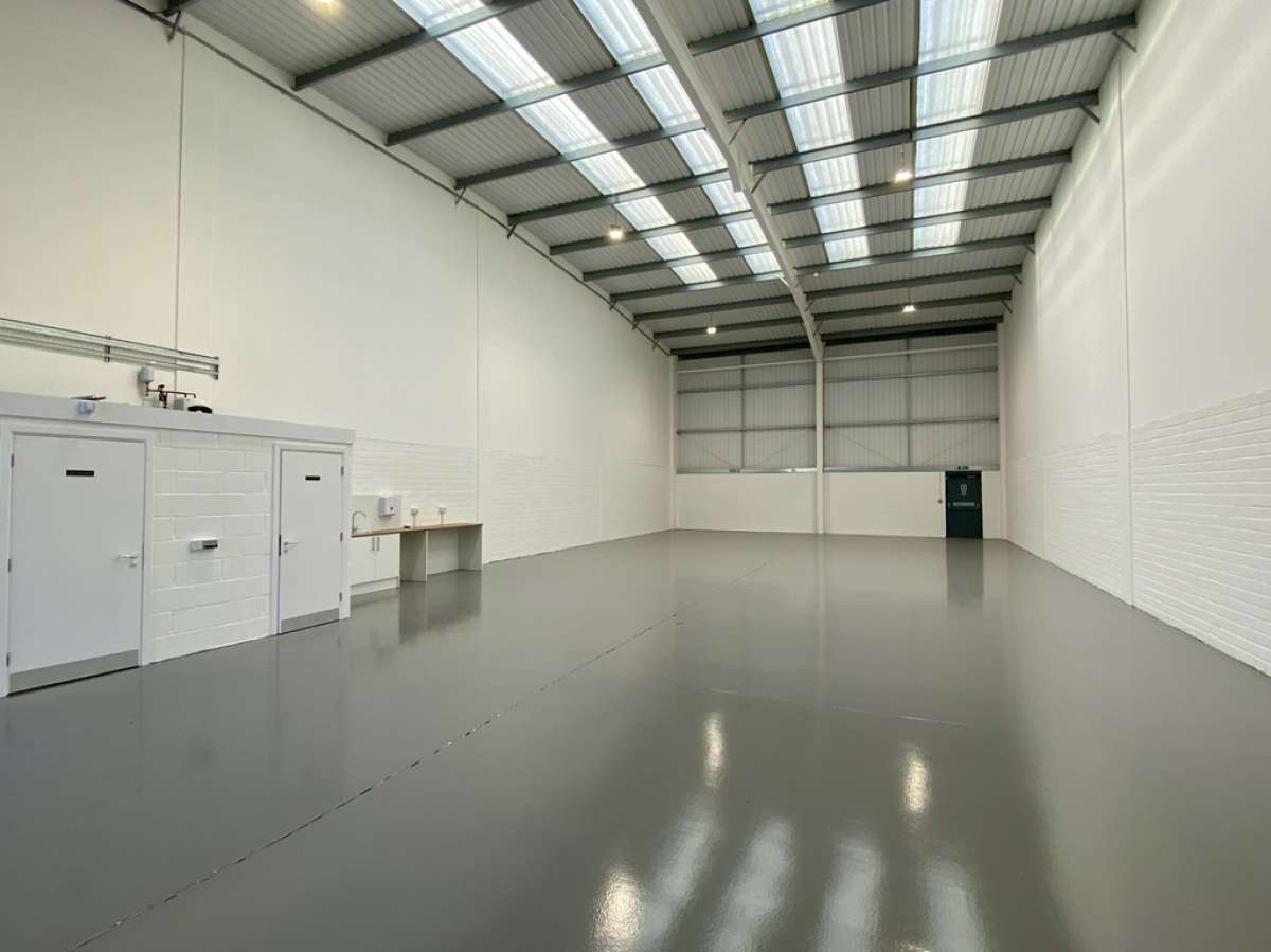 Industrial Unit in Evesham - photo 3