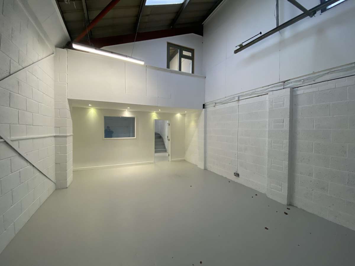 Industrial Unit in Alcester - photo 2