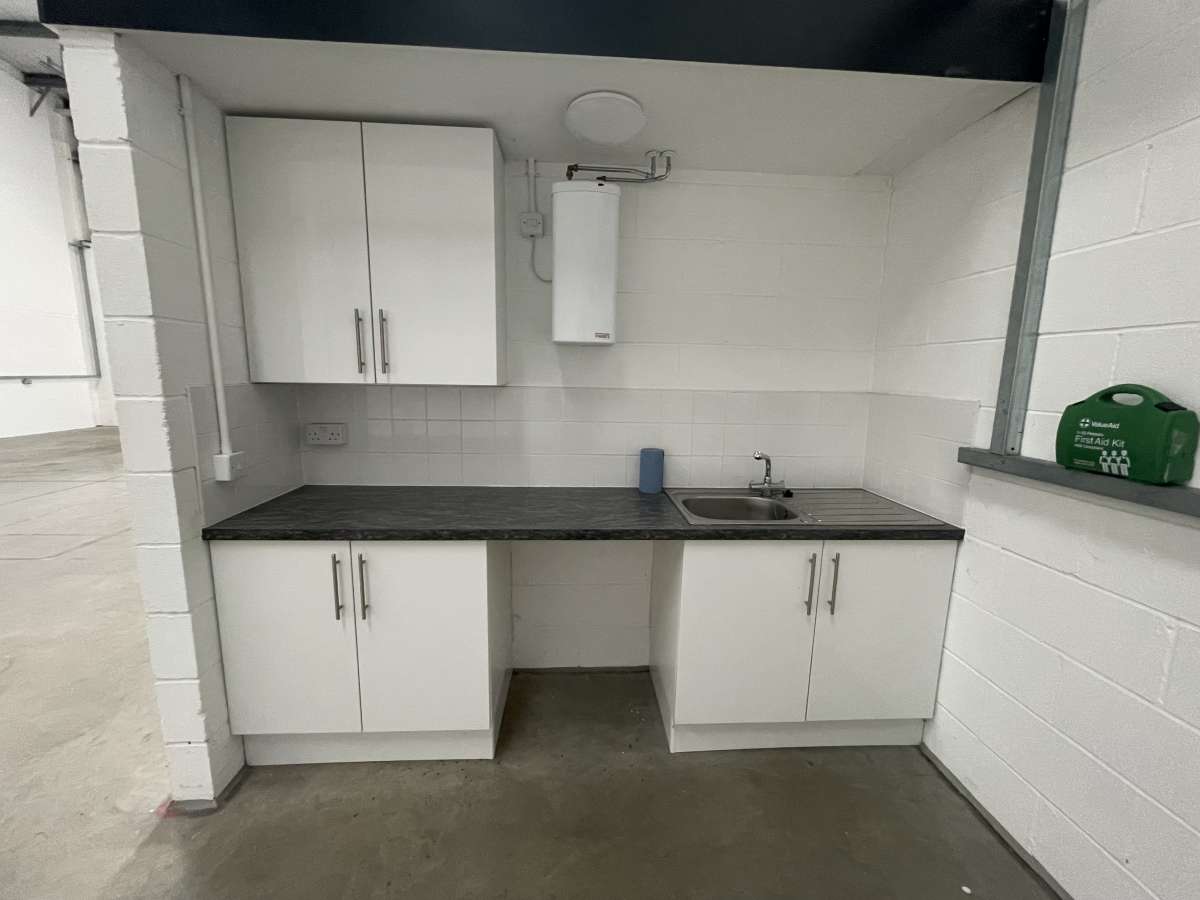 Industrial Unit in New Ollerton - photo 4