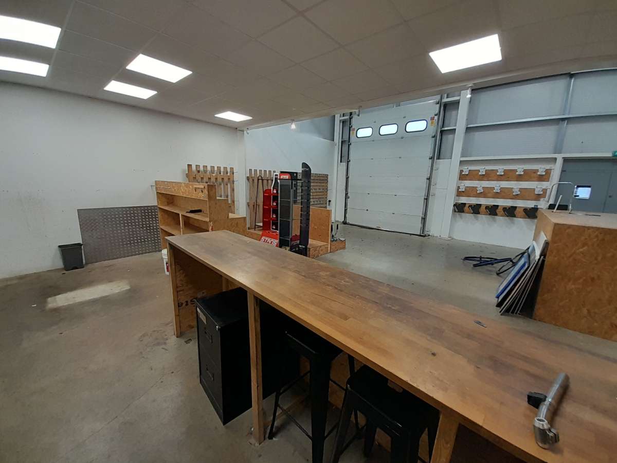 Industrial Unit in Waterbeach - photo 4