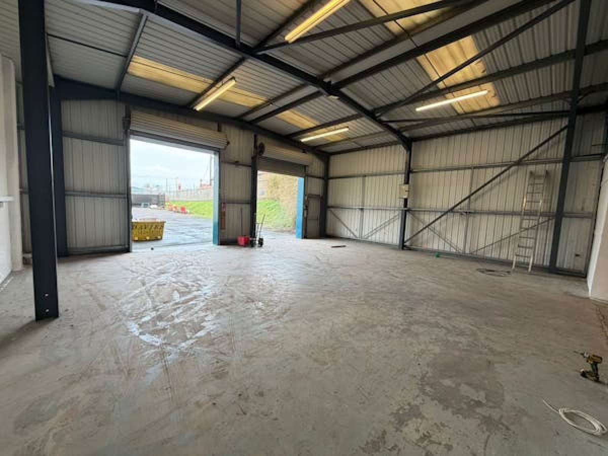 Industrial Unit in Stourport-On-Severn - photo 4