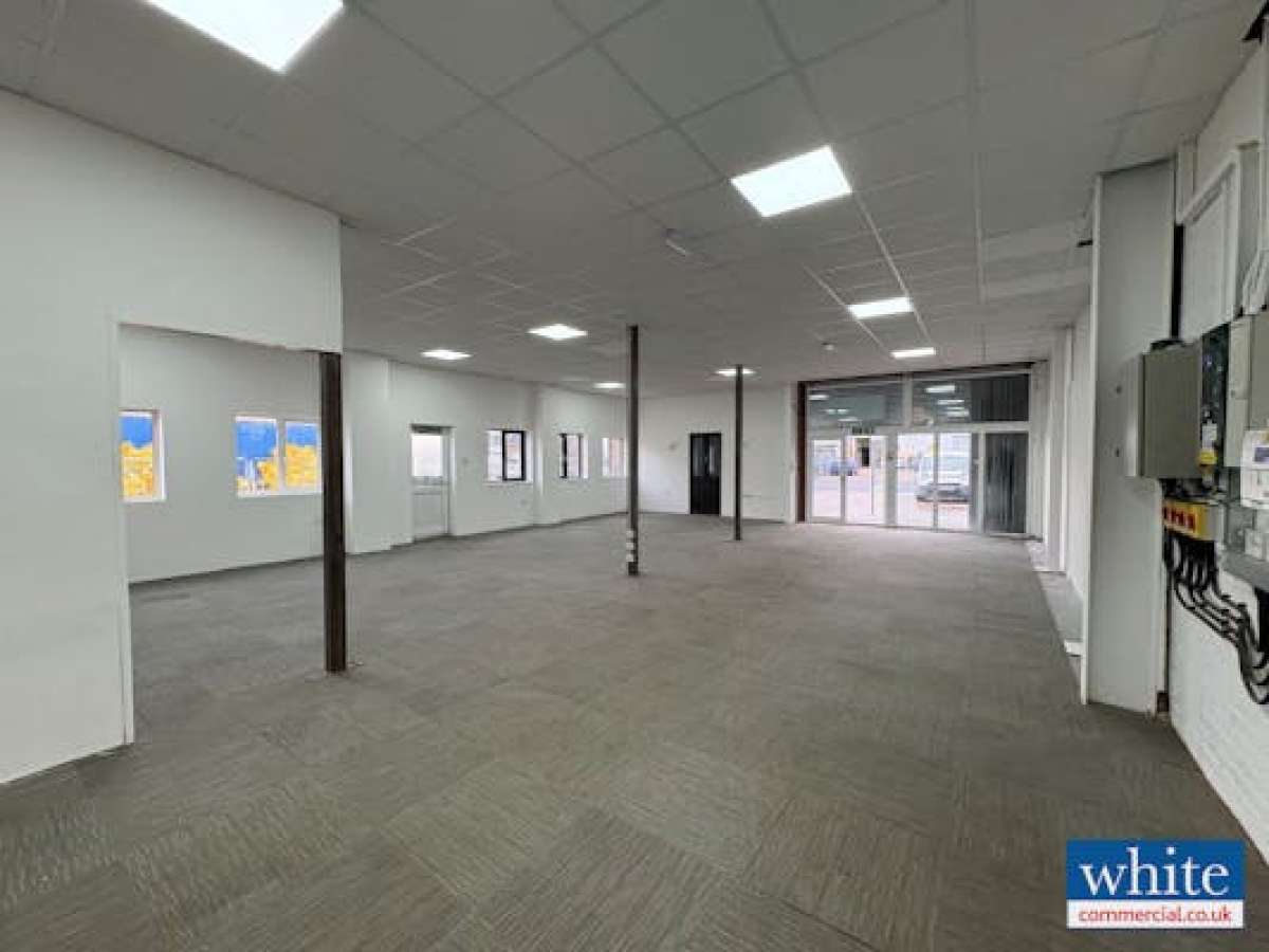 Industrial Unit in Bicester - photo 3