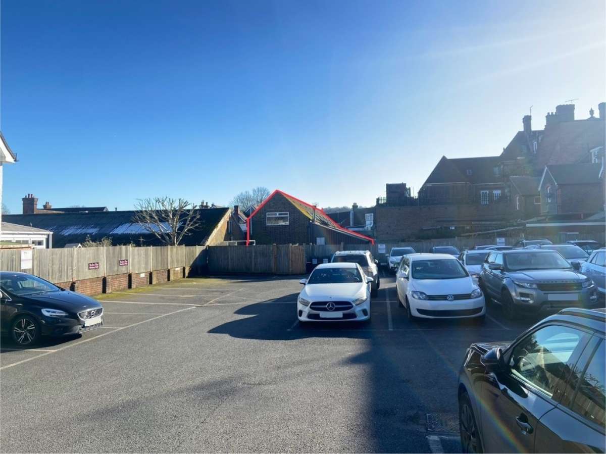 Industrial Unit in Oxted - photo 2