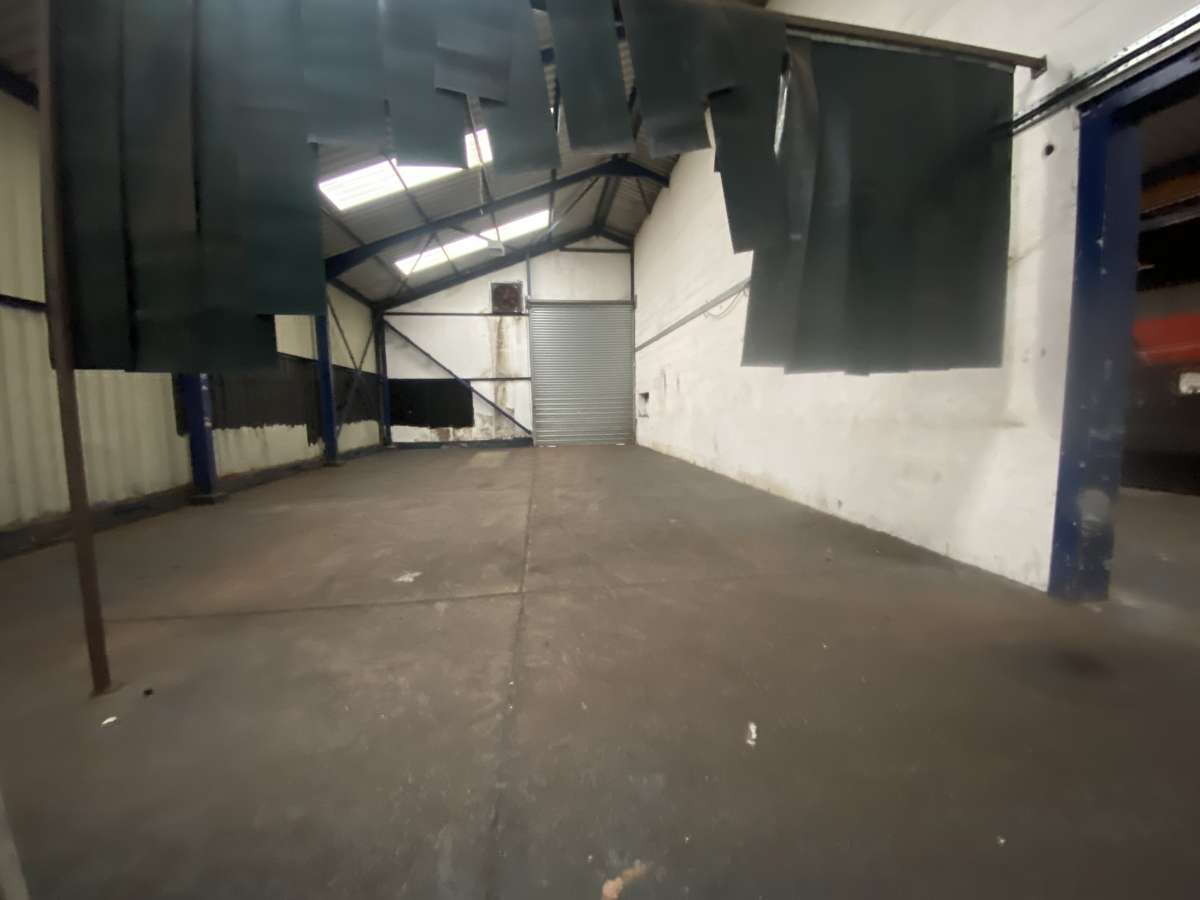 Industrial Unit in Wolverhampton - photo 4