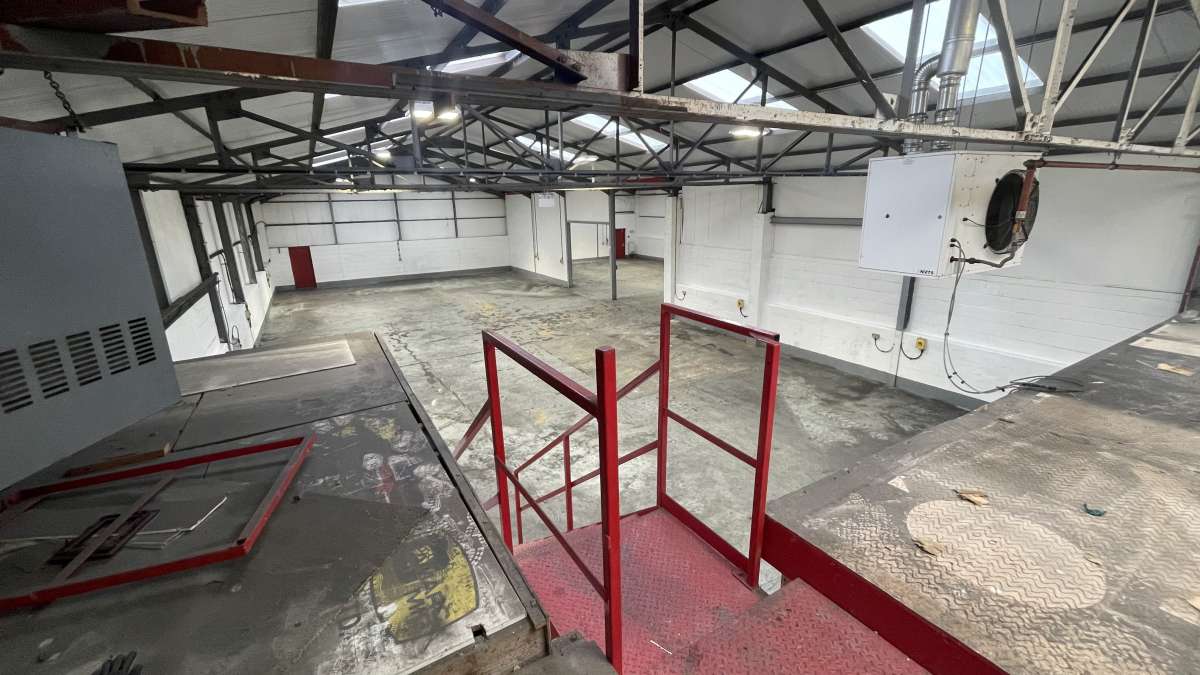 Industrial Unit in Coventry - photo 2
