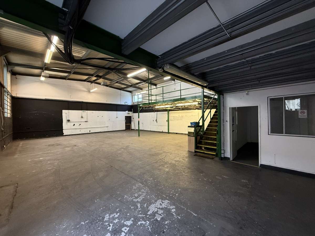 Industrial Unit in Hinckley - photo 2