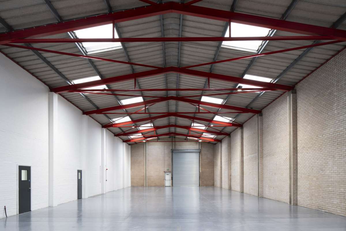 Industrial Unit in Coulsdon - photo 2