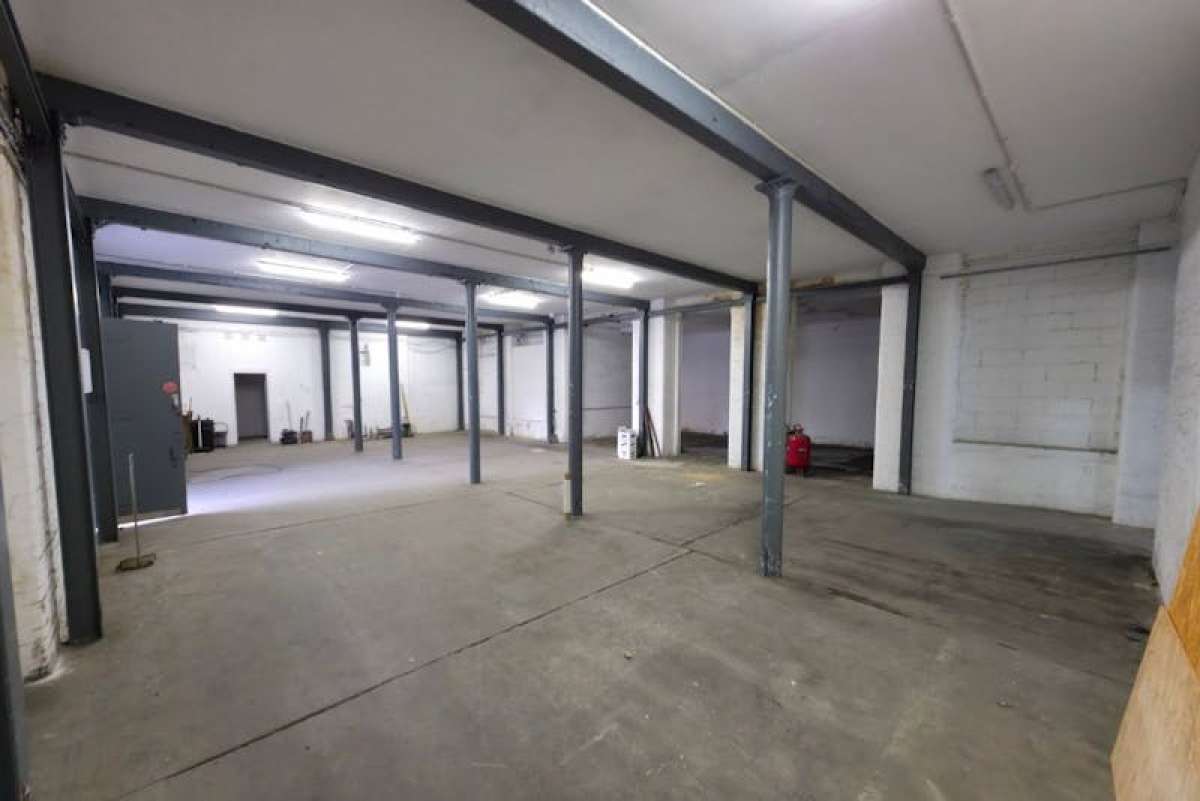 Industrial Unit in Leyton - photo 2