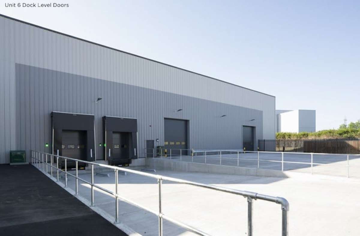 Industrial Unit in Barking - photo 2