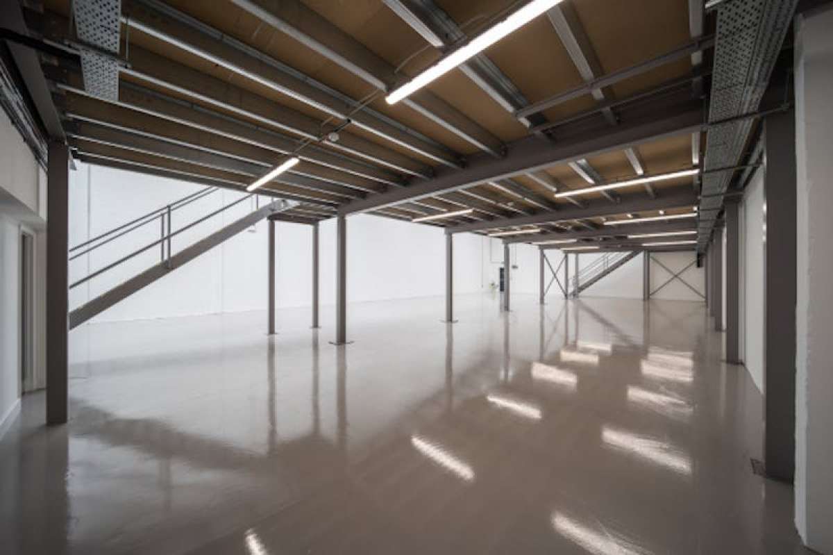 Industrial Unit in Poplar - photo 4