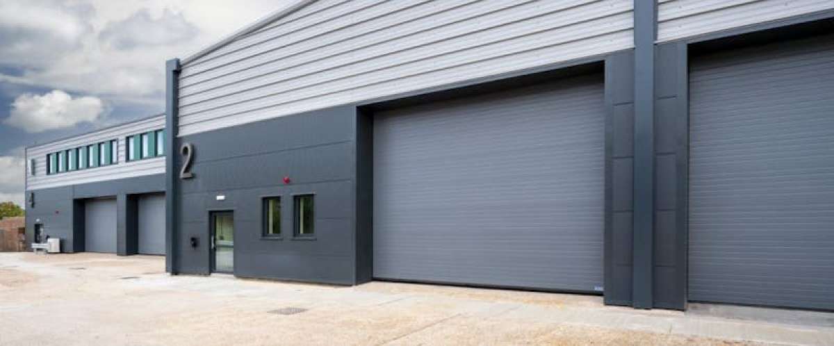 Industrial Unit in Barking - photo 3