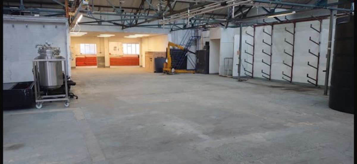 Industrial Unit in Enfield - photo 2