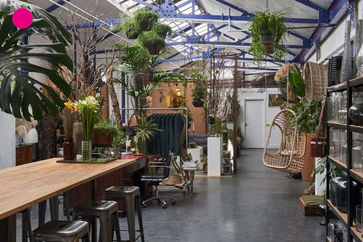 Industrial Unit in London - photo 2