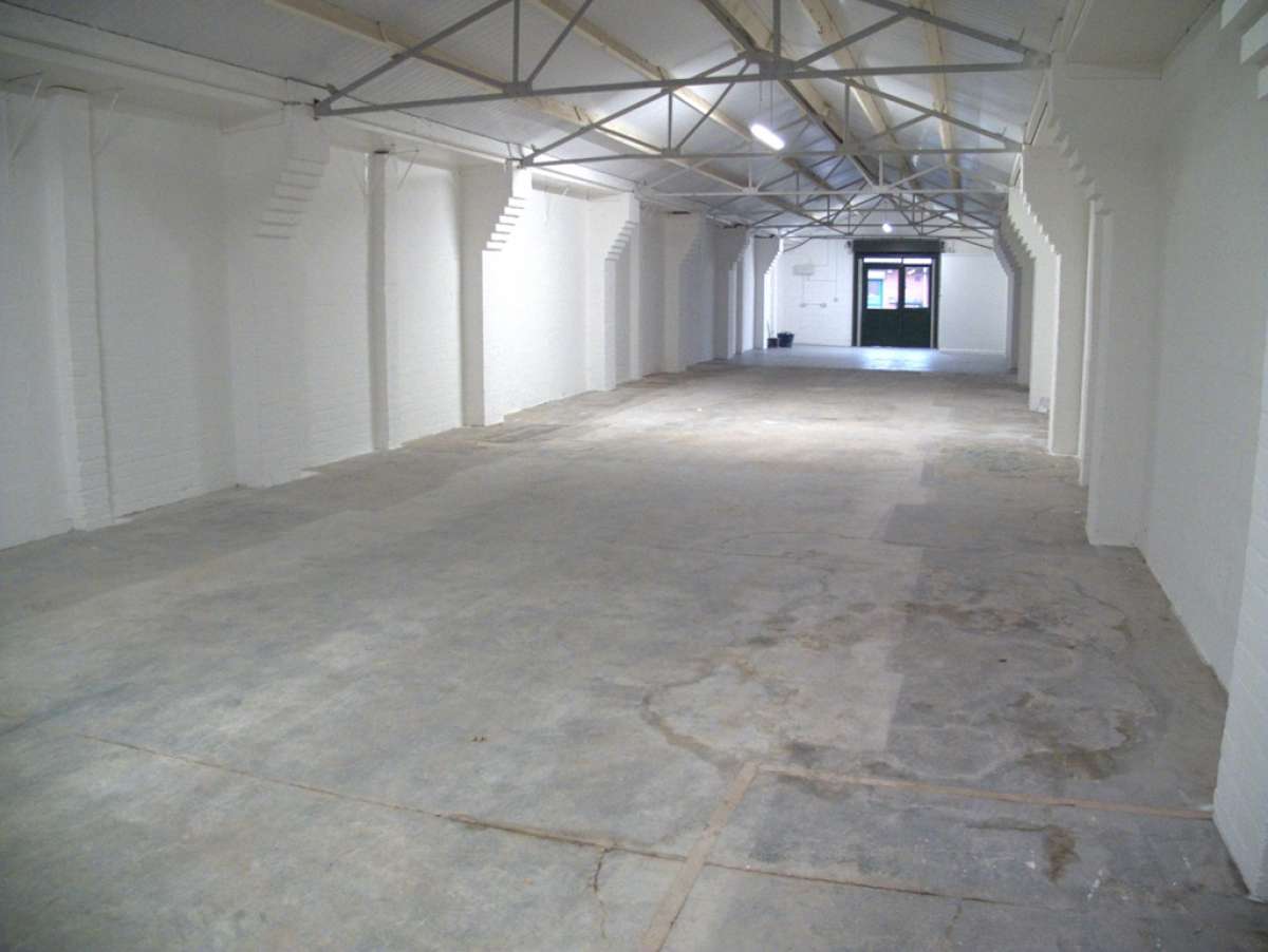 Industrial Unit in Worcester - photo 3