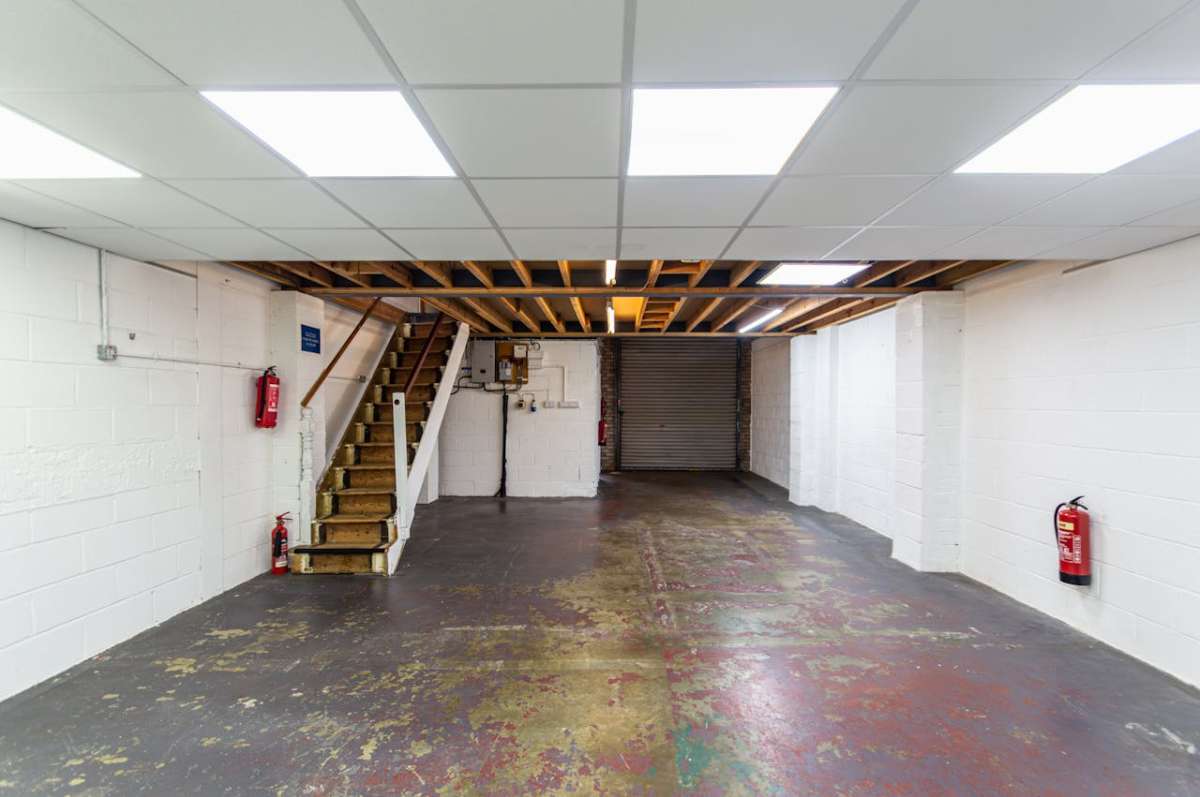 Industrial Unit in New Milton - photo 3