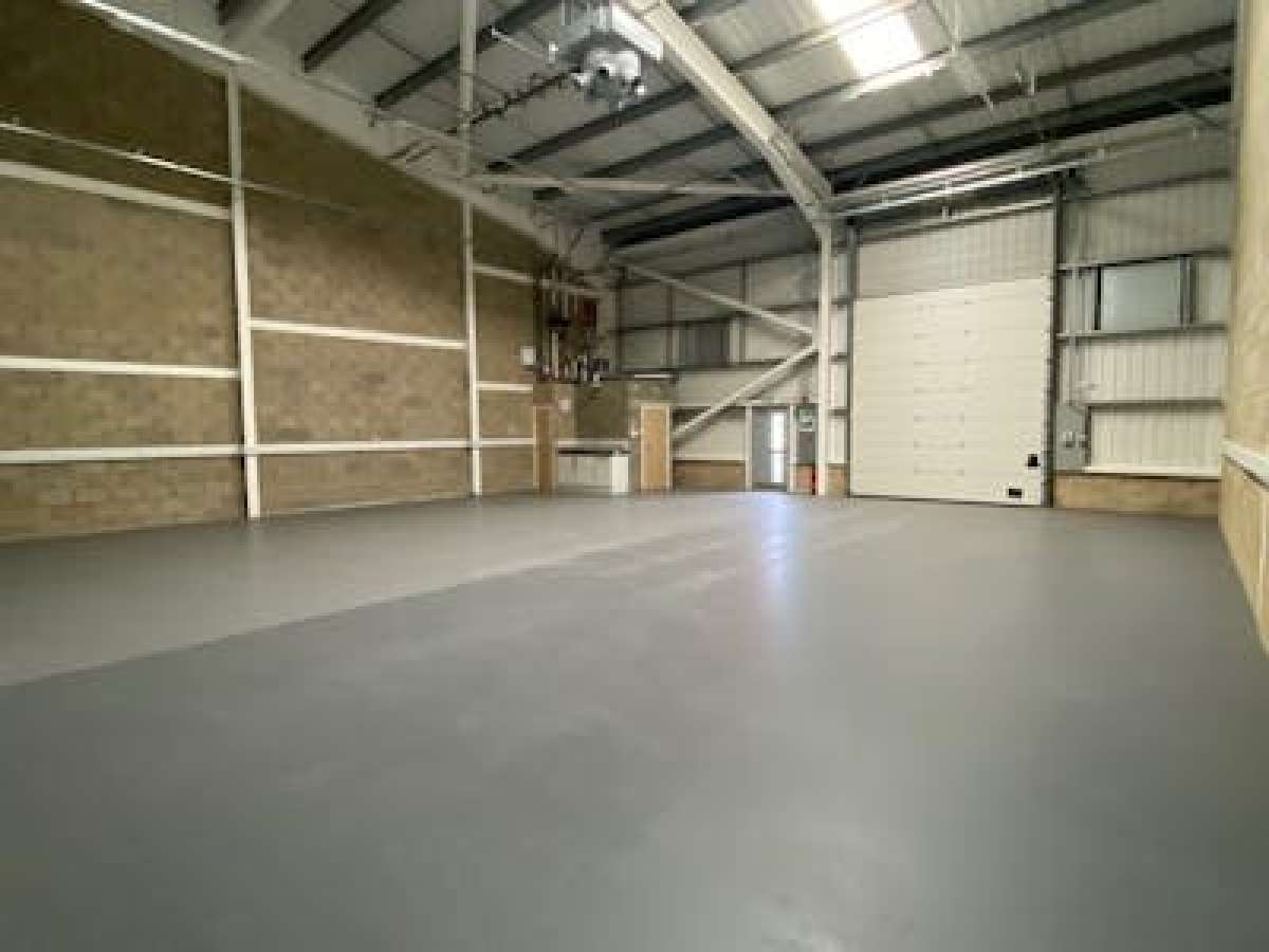 Industrial Unit in Thamesmead - photo 3